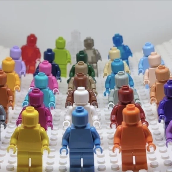 40 Minifigures Lego Compatible- Building Block Artist Pallet Colors Party Favors - Picture 1 of 7